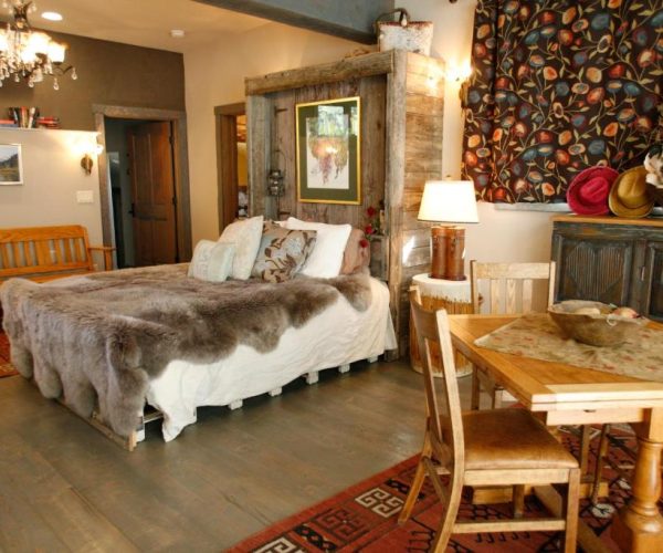 Swan River Inn – Bigfork, Montana