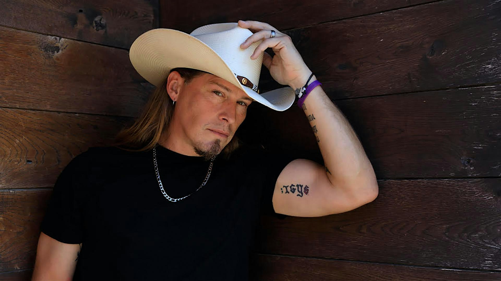 Jason Michael Carroll – Morgantown, WV