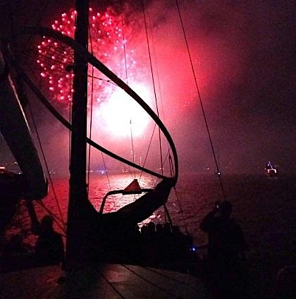 NYE 2025 New Years Fireworks Boat Cruise on San Francisco Bay – San Francisco, CA