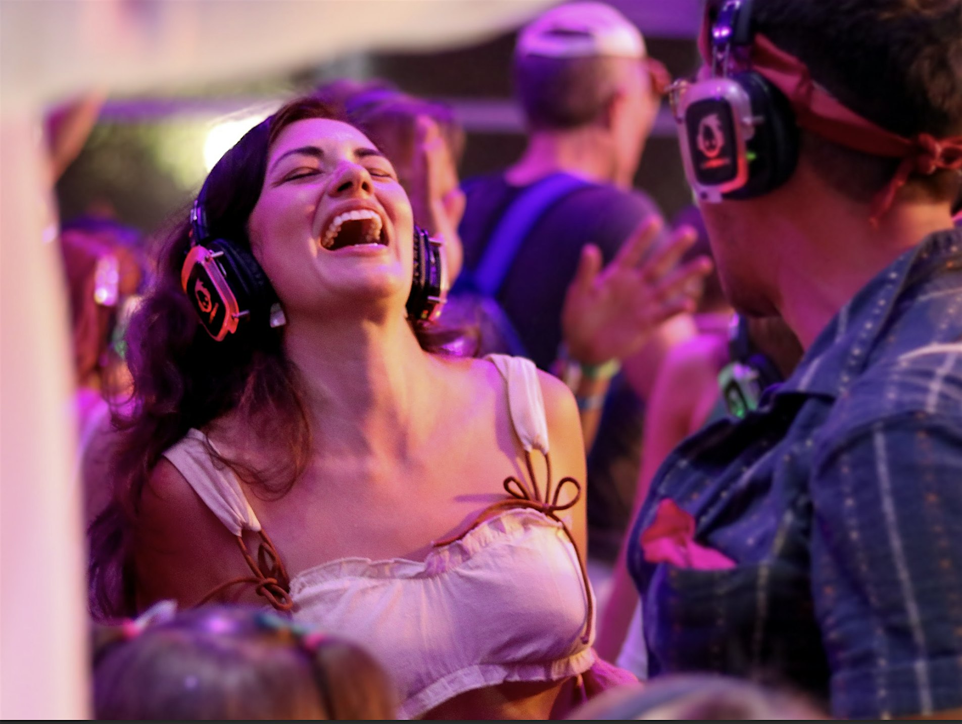 New Year’s Eve 2025 Silent Disco Beer Garden Bash – Astoria – Queens, NY