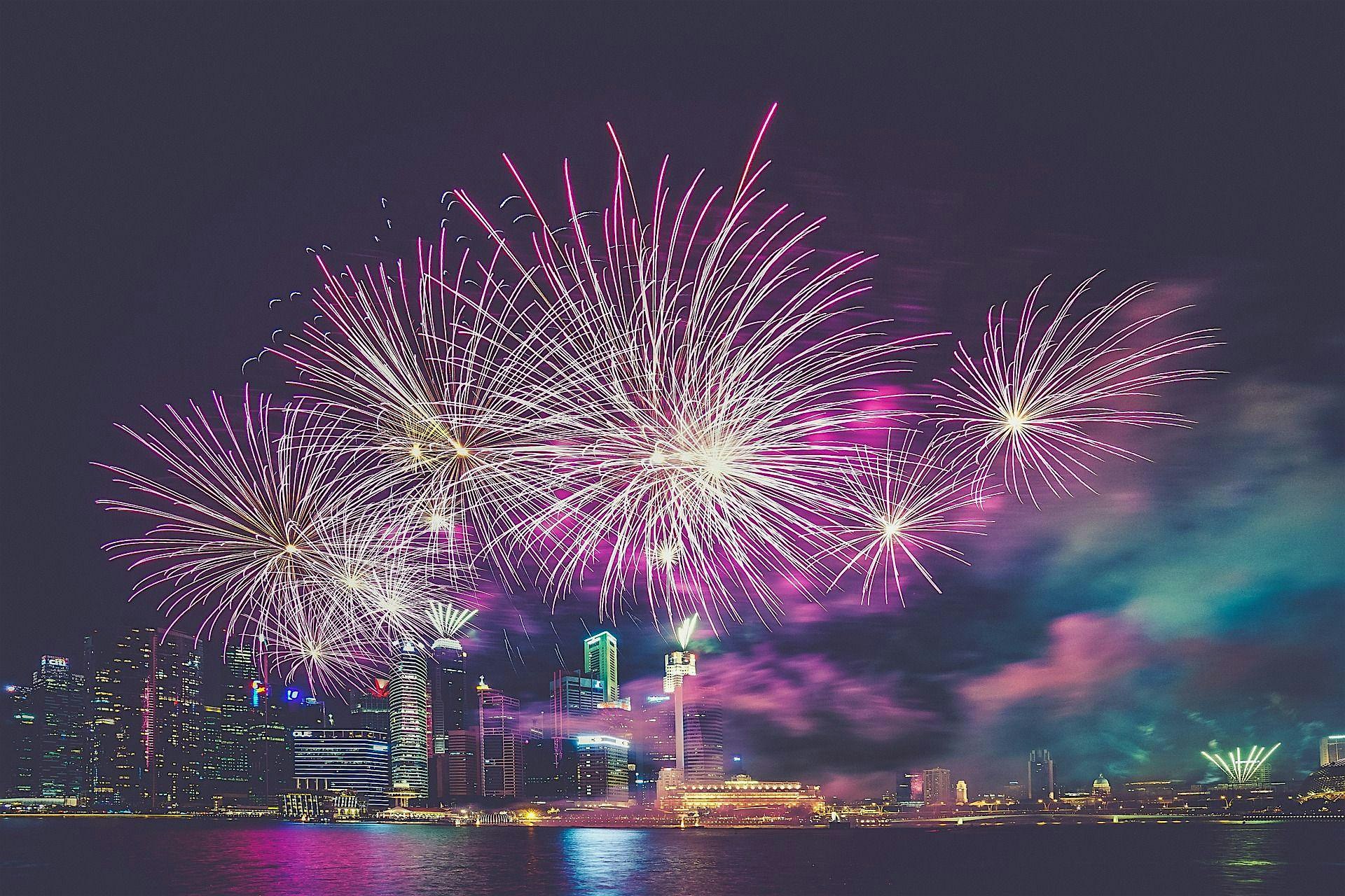 New Year’s Eve Fireworks Cruise in Miami with Live DJ & Appetizers – Miami, FL