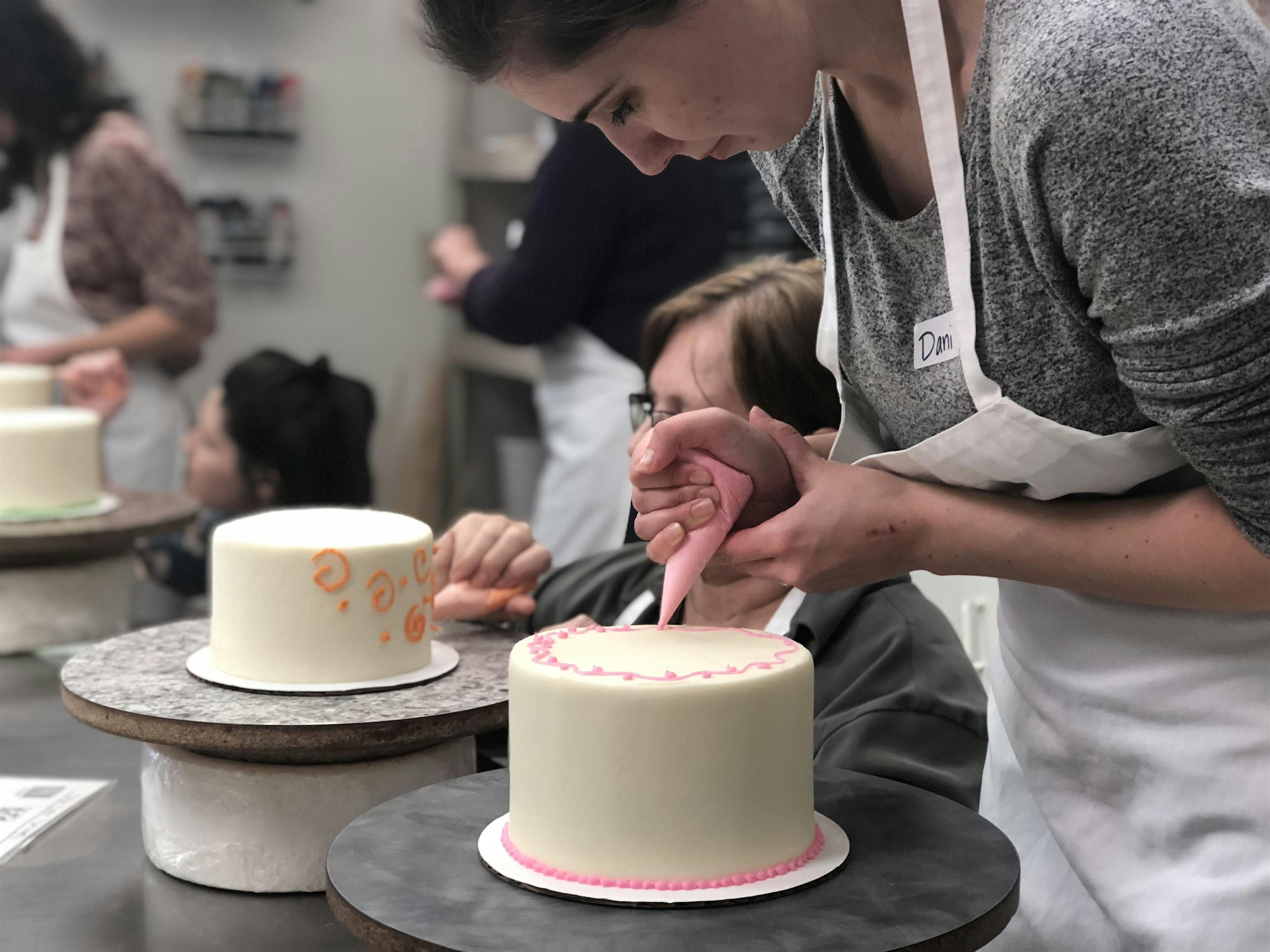 Cake Decorating: Buttercream Marbling & Succulents – Carmel, IN