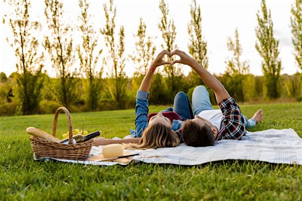 Detroit Area – Pop Up Picnic Park Date for Couples! (Self-Guided)! – Detroit, MI