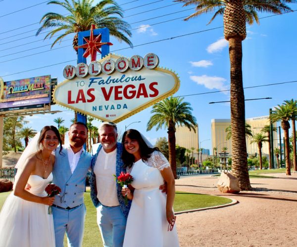 1.5 Hr Las Vegas Strip Limo Tour with Champagne and Photos – Las Vegas, Nevada