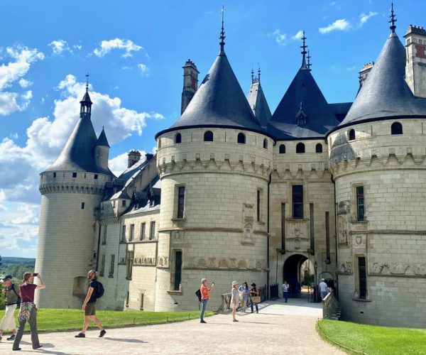 2-day Private VIP 6 Loire Valley Castles from Paris Mercedes – Paris, France