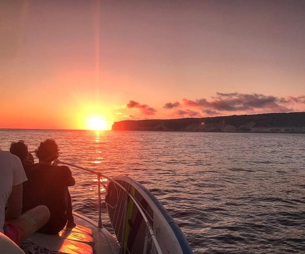 3-hour boat trip at sunset with the sighting Delfini – Sicily, Italy