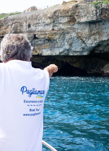 4,5 hours private boat tour in Polignano – Apulia, Italy