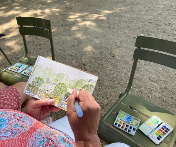 A watercolor art class in a typical place in Paris – Paris, France