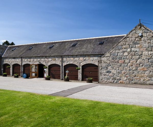 Aberdeen&Shire Castle & Distillery Private Group 1 Day Tour – Aberdeenshire, United Kingdom