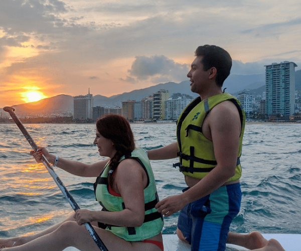 Acapulco: Kayak or Paddle Boarding at Sunset Tour – Chihuahua (State), Mexico