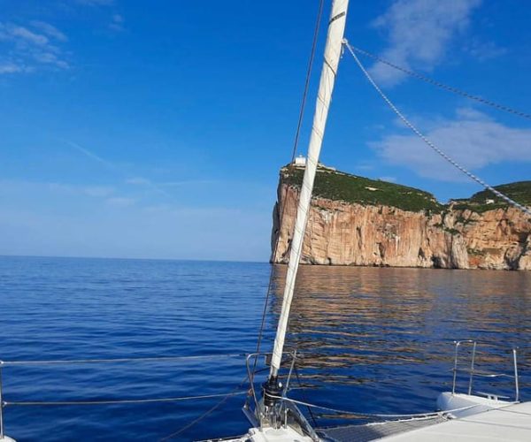 Alghero: Full day catamaran excursion in the Gulf – Sardinia, Italy