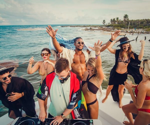 All-Inclusive Tulum: DJ Evening Beat in 40′ Bali Catamaran – Tulum, Mexico