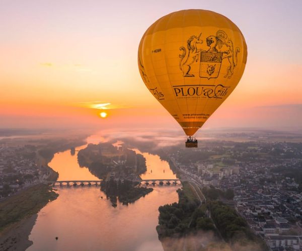 Amboise Hot-Air Balloon VIP for 3 over the Loire Valley – Centre-Val de Loire, France