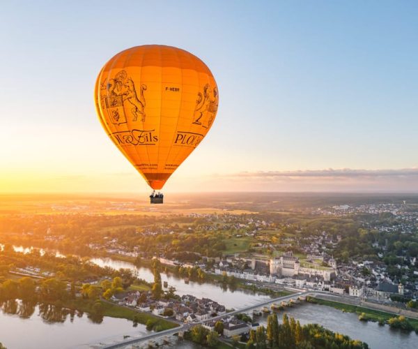 Amboise Hot-Air Balloon VIP for 5 over the Loire Valley – Centre-Val de Loire, France