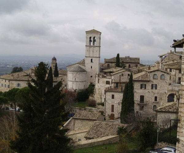 Assisi: Historic Walking Tour – Umbria, Italy