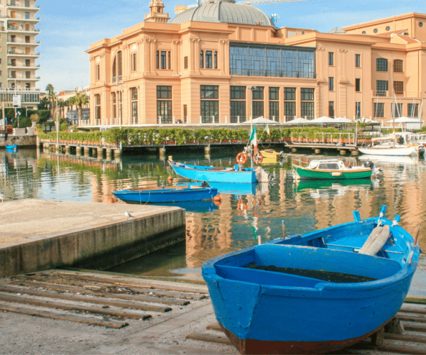 Bari: Self-Guided Highlights Scavenger Hunt & Walking Tour – Apulia, Italy