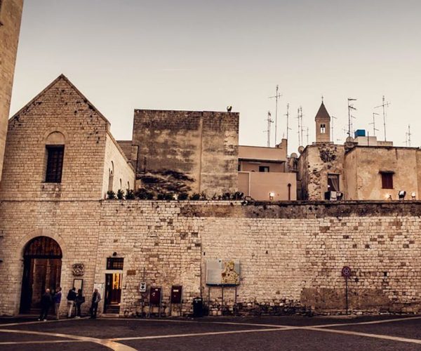 Bari: St. Nicholas Basilica and Crypt Guided Tour – Apulia, Italy