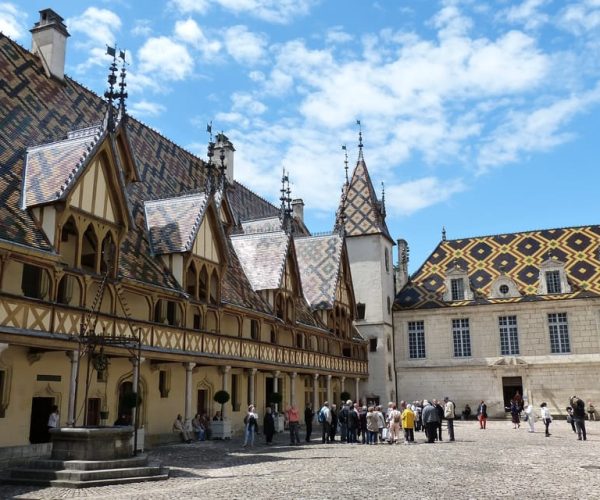 Beaune – Historic Guided Walking Tour – Bourgogne-Franche-Comté, France