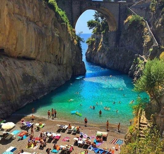 Beautiful boat tour along the Amalfi coast – Amalfi, Italy