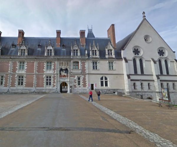 Blois: Private Tour of Blois Castle with Entry Tickets – Centre-Val de Loire, France