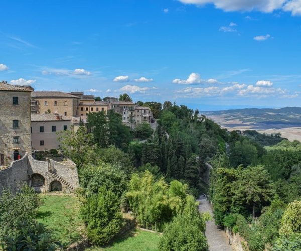 Bolgheri / Volterra / Florence-Tour in Ferrari – Florence, Italy