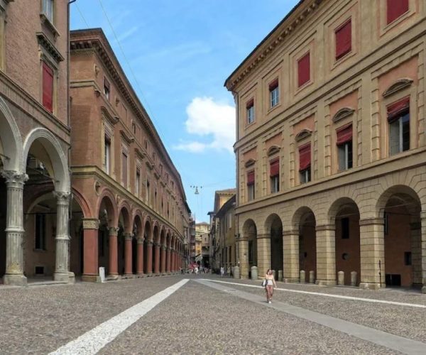 Bologna: 2-Hour Private Guided Walking Tour – Emilia-Romagna, Italy