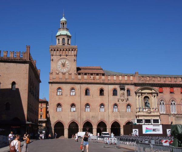 Bologna: Guided Architecture Walking Tour – Emilia-Romagna, Italy