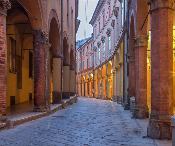 Bologna: Kid-friendly Guided Tour of the City Highlights – Emilia-Romagna, Italy