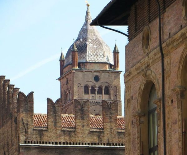 Bologna Private Walk Tour – Emilia-Romagna, Italy