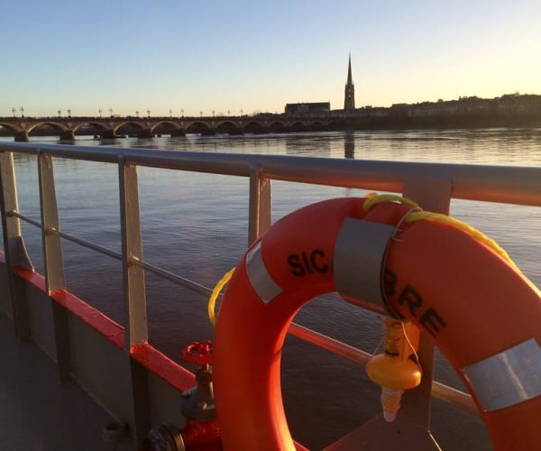 Bordeaux: 2-Hour River Dinner Cruise – Nouvelle-Aquitaine, France