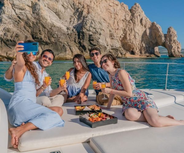 Cabo San Lucas: Luxury Catamaran Whale Watching Experience – Cabo San Lucas, Mexico