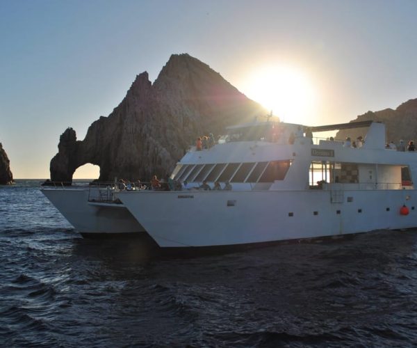 Cabo San Lucas: Sunset Dinner Cruise with Domestic Open Bar – Cabo San Lucas, Mexico