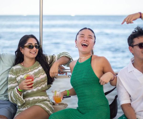 Cabo San Lucas: Sunset Party Cruise with Open Bar – Cabo San Lucas, Mexico