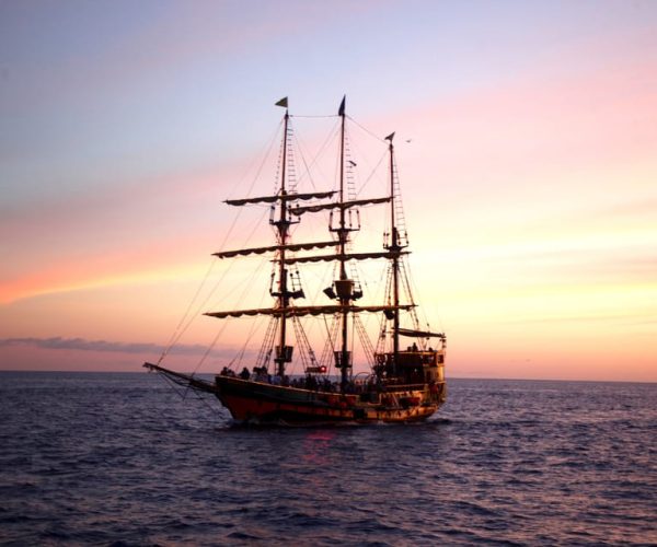 Cabo San Lucas: Sunset Pirate Ship Cruise – Cabo San Lucas, Mexico