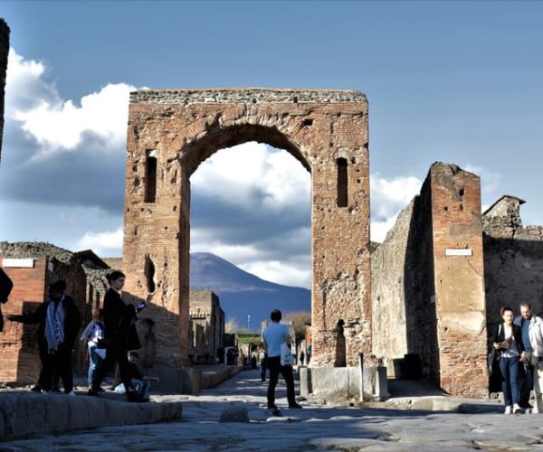 Campania Express Train Pompeii Tour with Vesuvius or Winery – Pompei, Italy