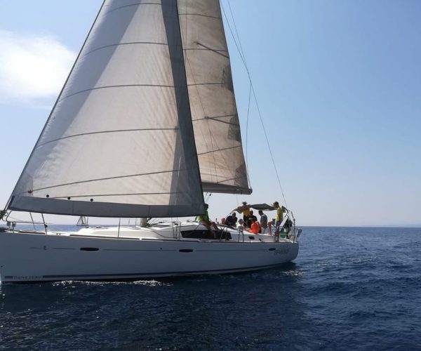 Catania: Coastline Sailing Trip 6hr with Aperitif and Lunch – Catania, Italy