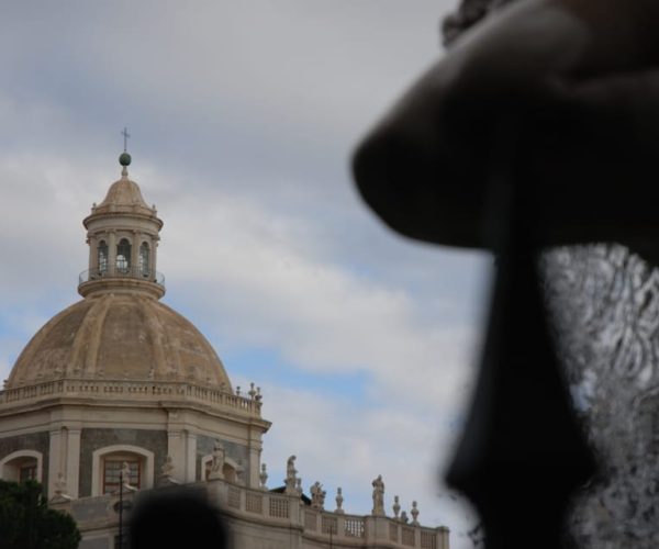 Catania: Nighttime Street Food Small Group Tour – Catania, Italy