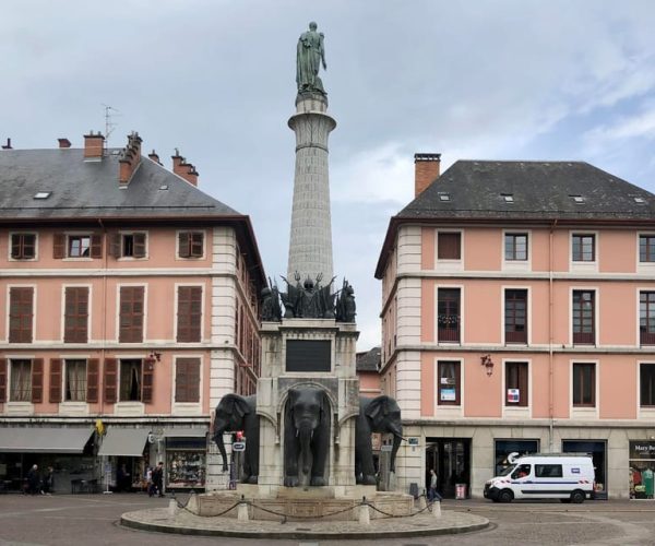 Chambery: Self-Guided Walking Tour with Smartphone App – Auvergne-Rhône-Alpes, France