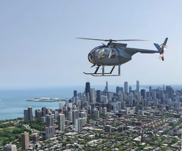 Chicago: 45-Minute Private Helicopter Flight for 1-3 People – Chicago, Illinois