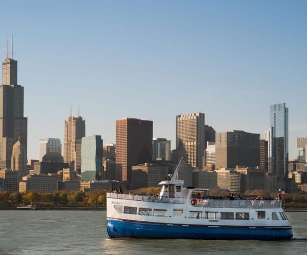 Chicago: Lake Michigan Skyline Cruise – Chicago, Illinois