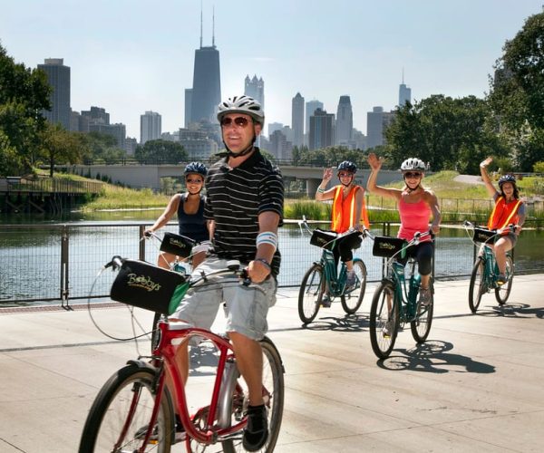 Chicago: Lakefront Neighborhoods Bike Tour – Chicago, Illinois