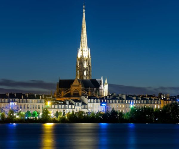 Christmas Bordeaux by Night: Private Tour in a Citroën 2CV – Nouvelle-Aquitaine, France