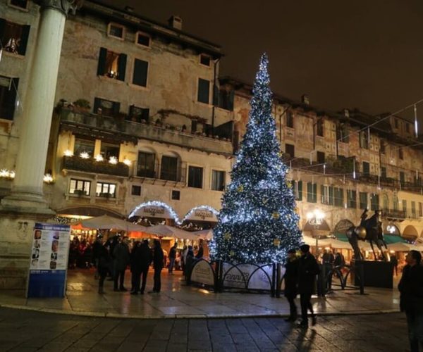 Christmas Sparks in Verona Walking Tour – Veneto, Italy