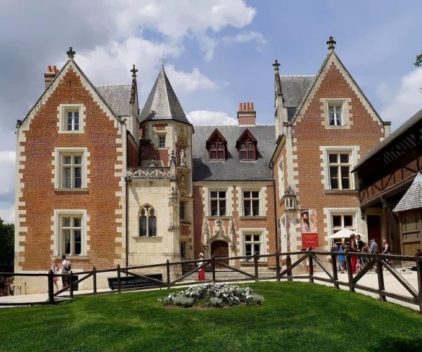 Clos Lucé: Da Vinci’s Castle Private Guided Tour with Ticket – Centre-Val de Loire, France