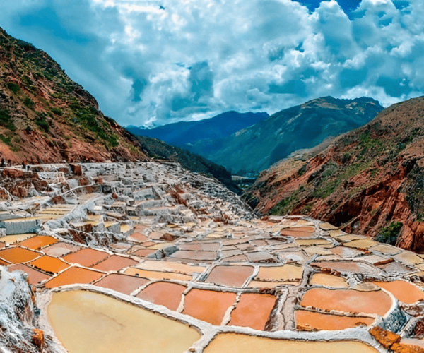 Cusco: Terrazas Moray, Salinas Maras y Textileria Chinchero – Cusco, Peru