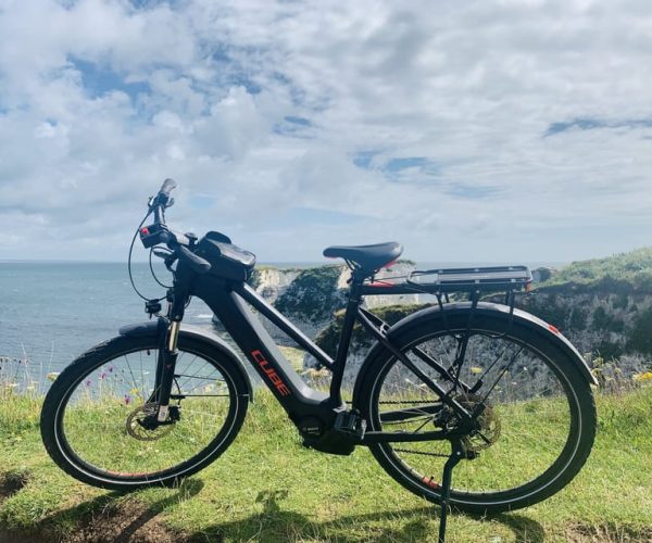 Dorset : Old Harry Rocks and Corfé Castle Guided E-bike Tour – Dorset, United Kingdom