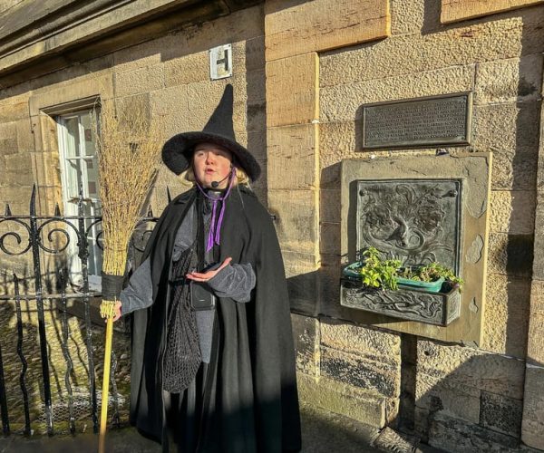 Edinburgh: Witches Old Town Walking Tour & Underground Vault – Edinburgh, United Kingdom