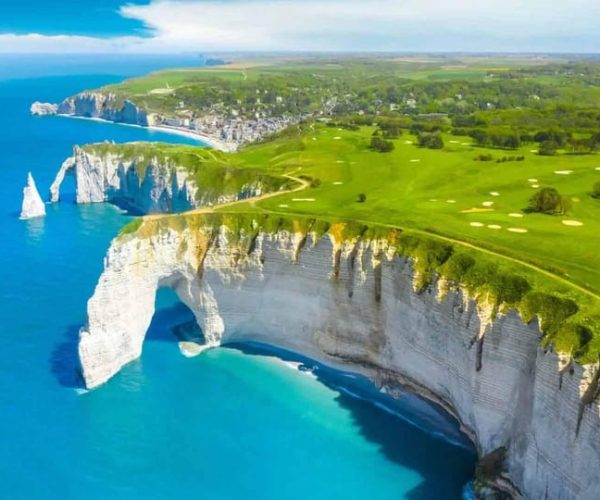 Etretat and Honfleur: private round transfer from Le Havre – Normandy, France