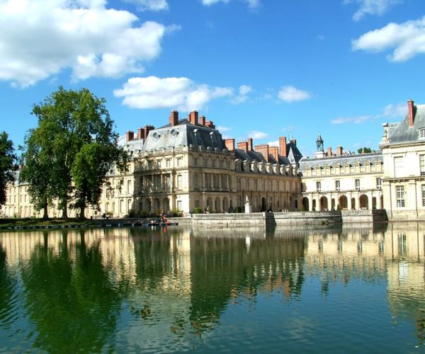 Fontainebleau Castle Half-Day Tour – Ile-de-France, France