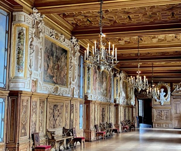 Fontainebleau, Versailles, Trianon Small group from Paris – Paris, France